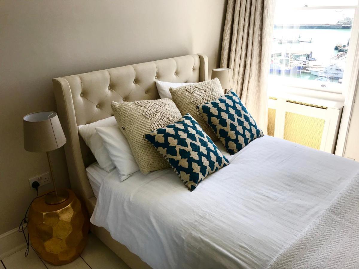Marina Retreat - Stunning 4 Bedroom, 3 Bathroom House With Harbour Views! 拉姆斯盖特 外观 照片